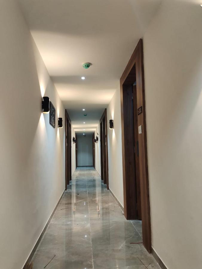 Hotel Lee Park Ahmedabad Esterno foto