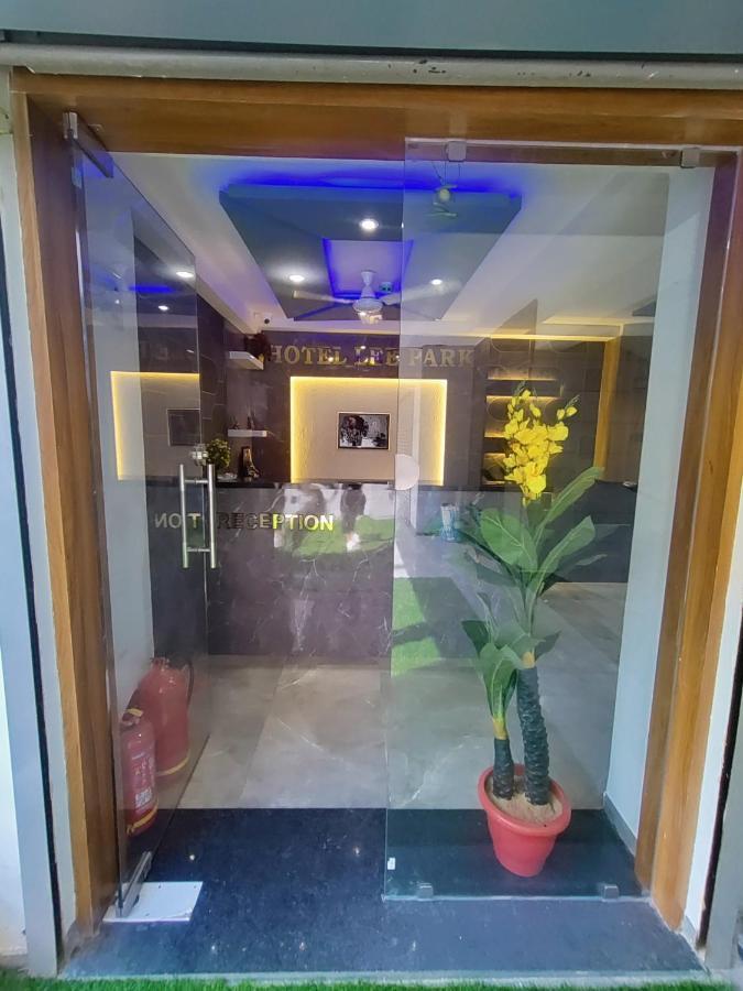 Hotel Lee Park Ahmedabad Esterno foto