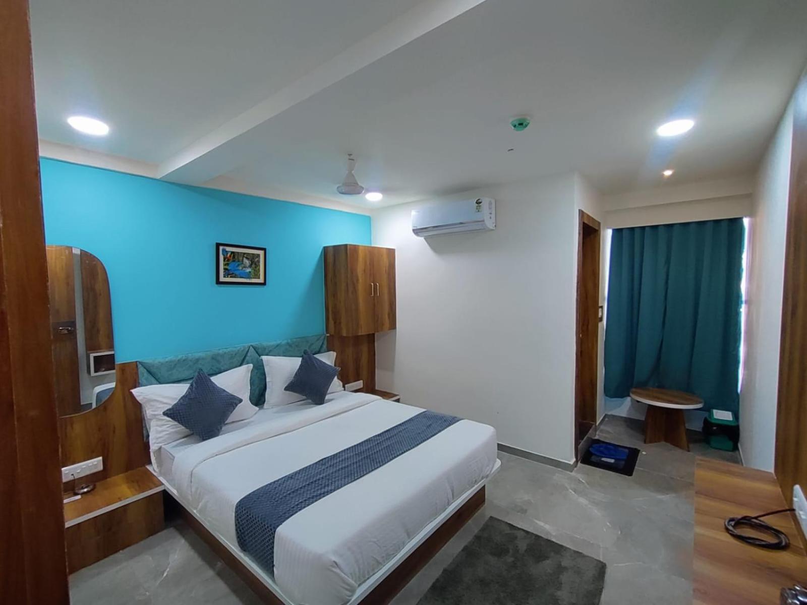 Hotel Lee Park Ahmedabad Esterno foto