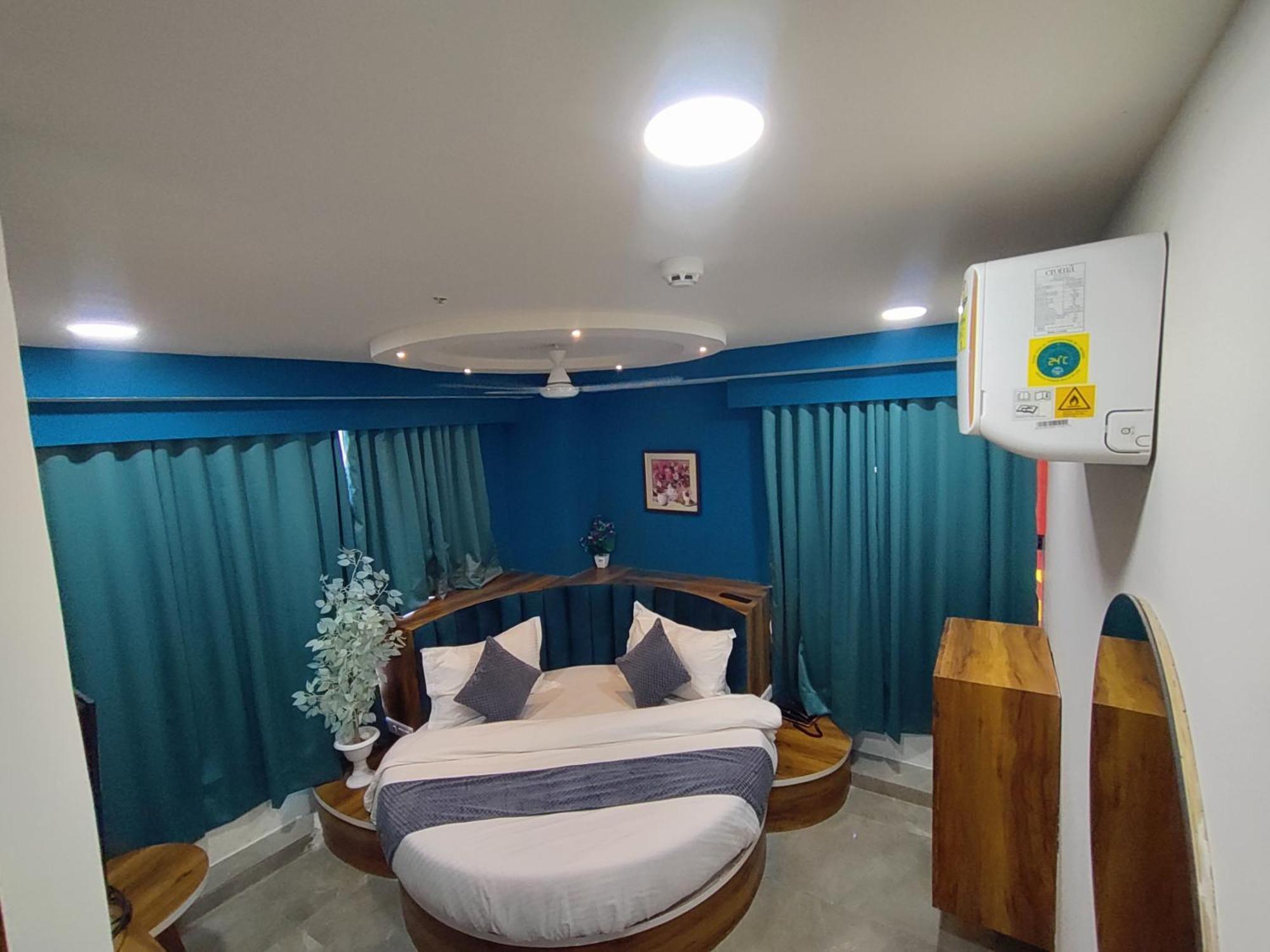 Hotel Lee Park Ahmedabad Esterno foto